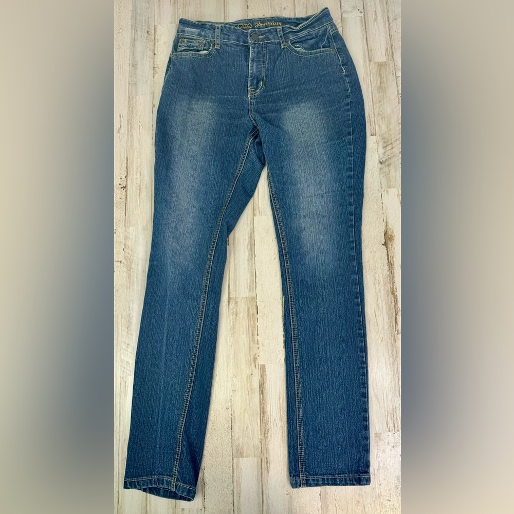 Cato Premium Jeans Women's 10 32x32 Blue Straight Leg high Rise - Picture 2 of 11